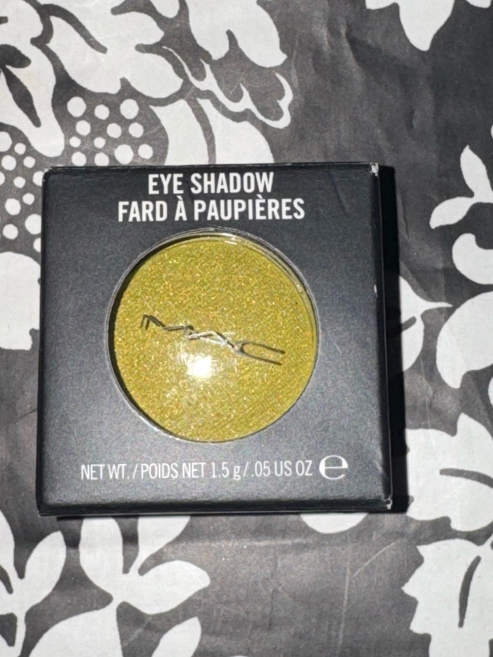 MAC Rate R Eyeshadow - Picture 2 of 4